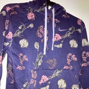 Nike Purple Fabric with White Label Women’s hoodie size S NWOT